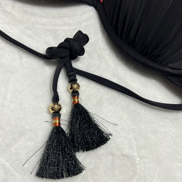 Crisscross Victoria’s Secret Extreme Push-up Swimming Top - Picture 3 of 11